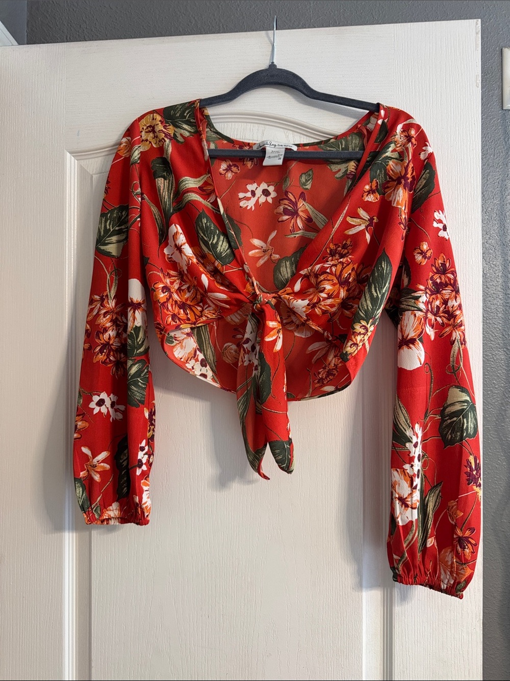 Tie-Front Floral Crop Top - Red